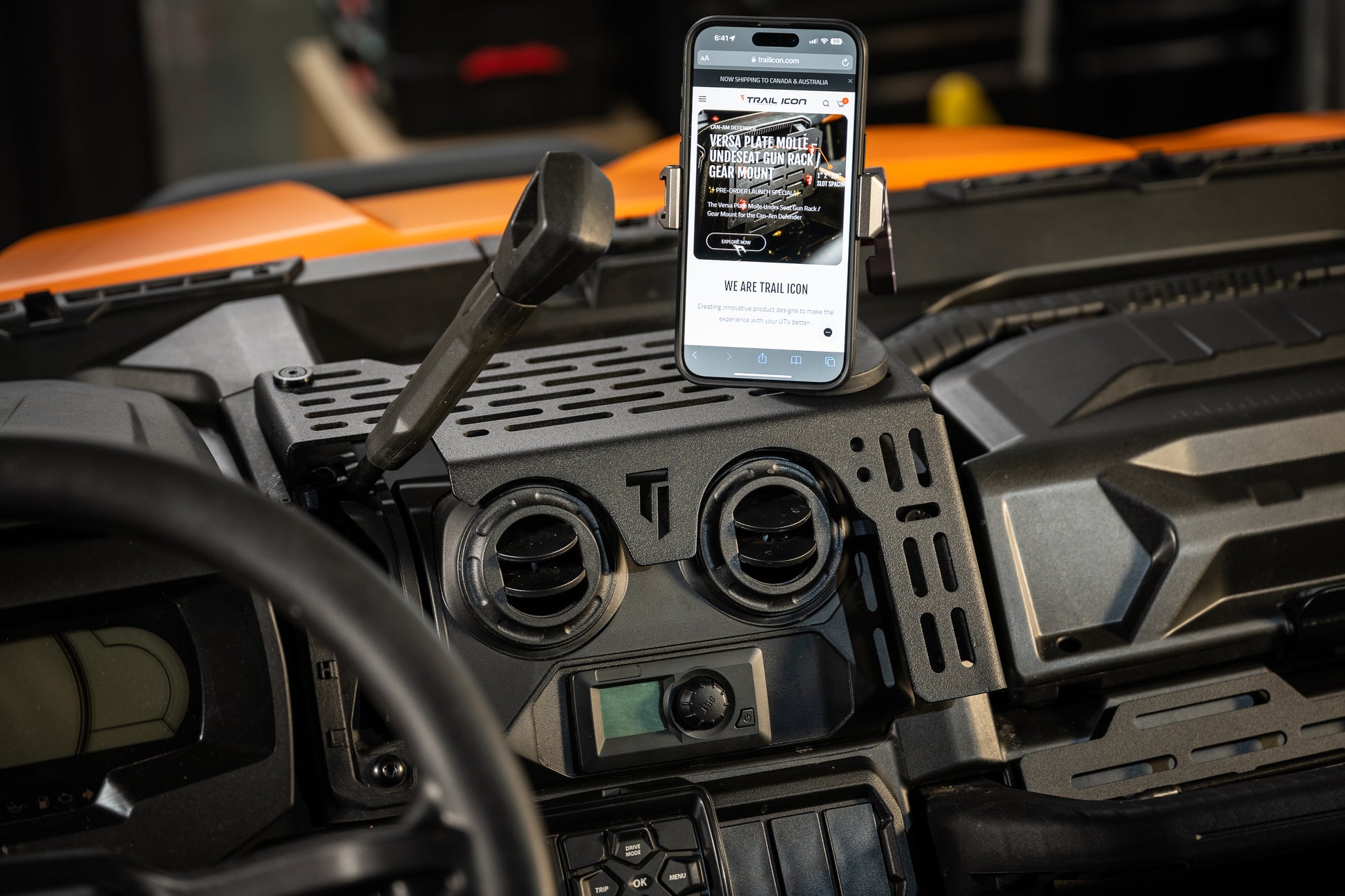 VERSA DASH | TABLET / PHONE / GPS MOUNT PLATE | CAN-AM DEFENDER - TRAIL ICON